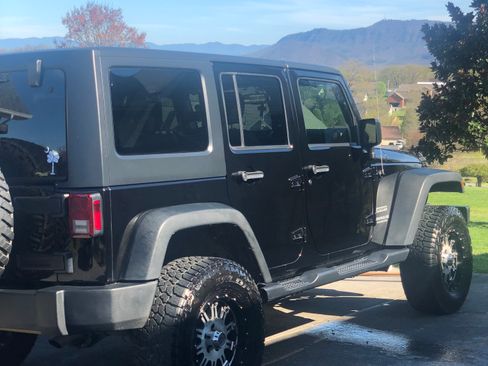 Used 2017 Jeep Wrangler Unlimited Sport w/ Quick Order Package 24S image 4