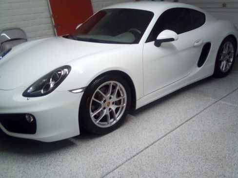 Used 2015 Porsche Cayman image 8