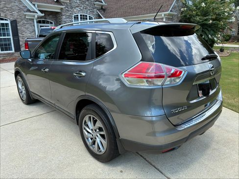 Used 2015 Nissan Rogue SL w/ SL Premium Package FWD image 6