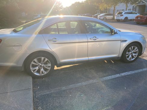 Used 2012 Ford Taurus SEL image 2