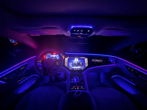 Used 2023 Mercedes-Benz EQS 580 4MATIC Sedan image 2