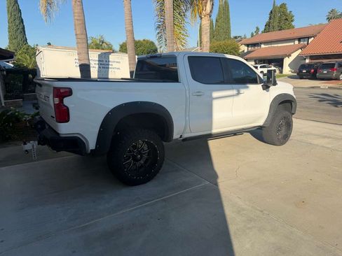 Used 2021 Chevrolet Silverado 1500 RST image 2