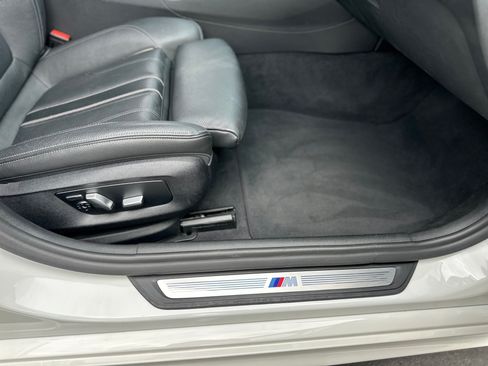 Used 2019 BMW 530e w/ M Sport Package RWD image 17