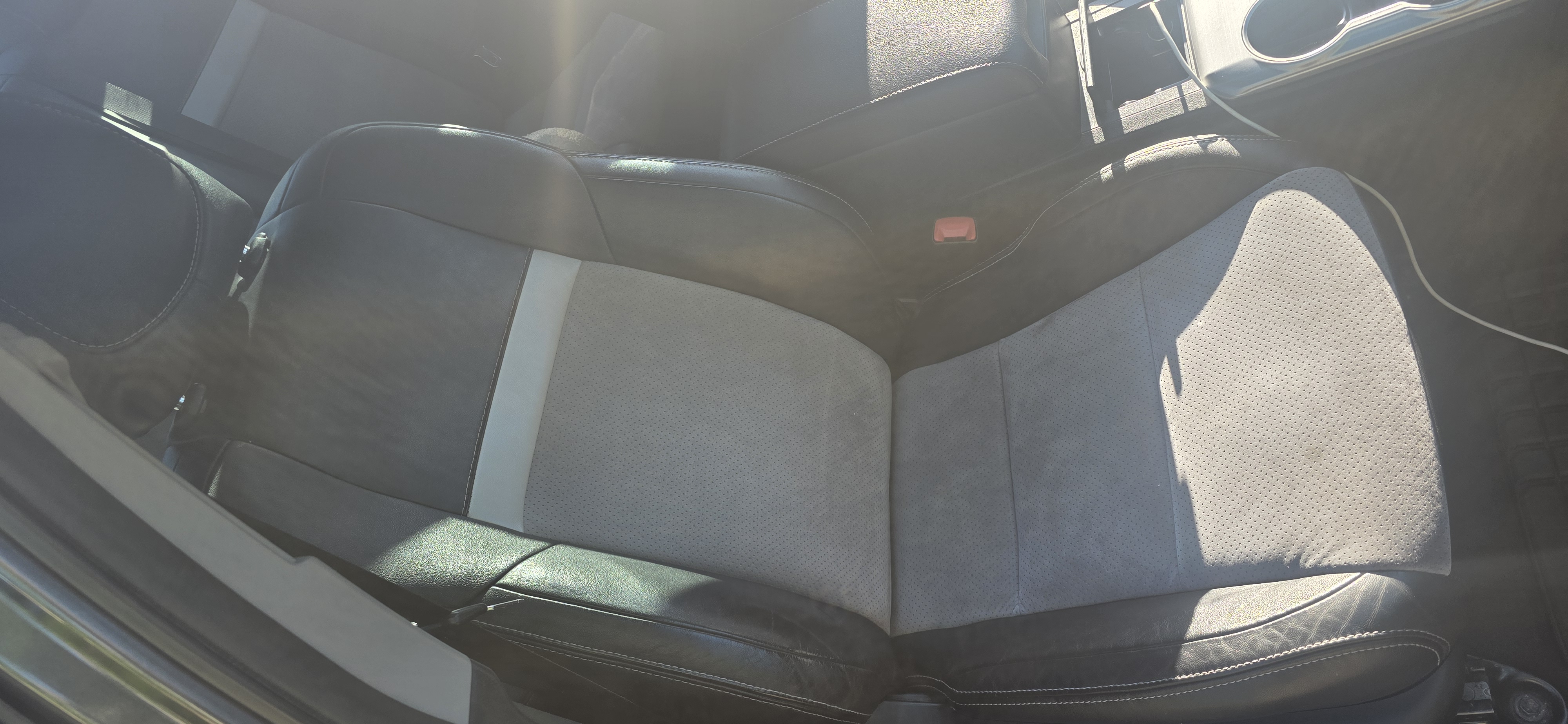 Used 2012 Toyota Camry SE w/ Leather Pkg FWD image 9