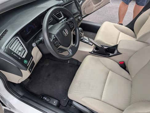 Used 2015 Honda Civic SE image 16