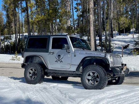 Used 2016 Jeep Wrangler Rubicon w/ Trailer Tow Group AWD/4WD image 1