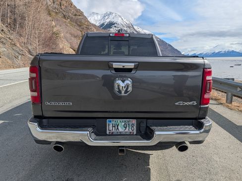 Used 2020 RAM 1500 Laramie AWD/4WD image 5
