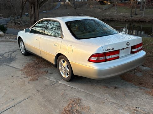 Used 2000 Lexus ES 330 300 Sedan 4D image 5
