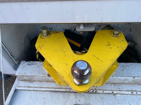 Used 2015 Ford F550 2WD Regular Cab Super Duty w/ Power Equipment Group image 14