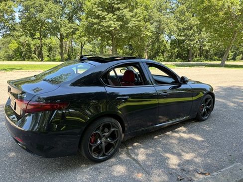 Used 2019 Alfa Romeo Giulia Ti Sport w/ Quick Order Package 22S Sport AWD/4WD image 8