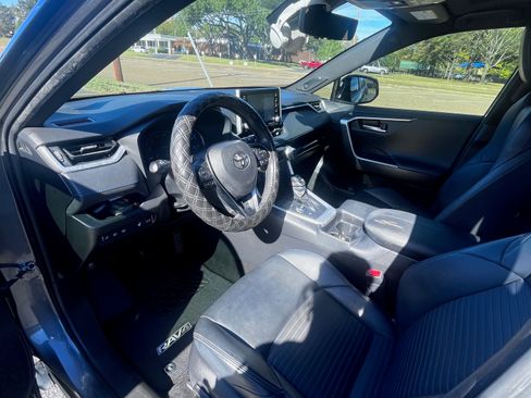 Used 2020 Toyota RAV4 XSE image 15