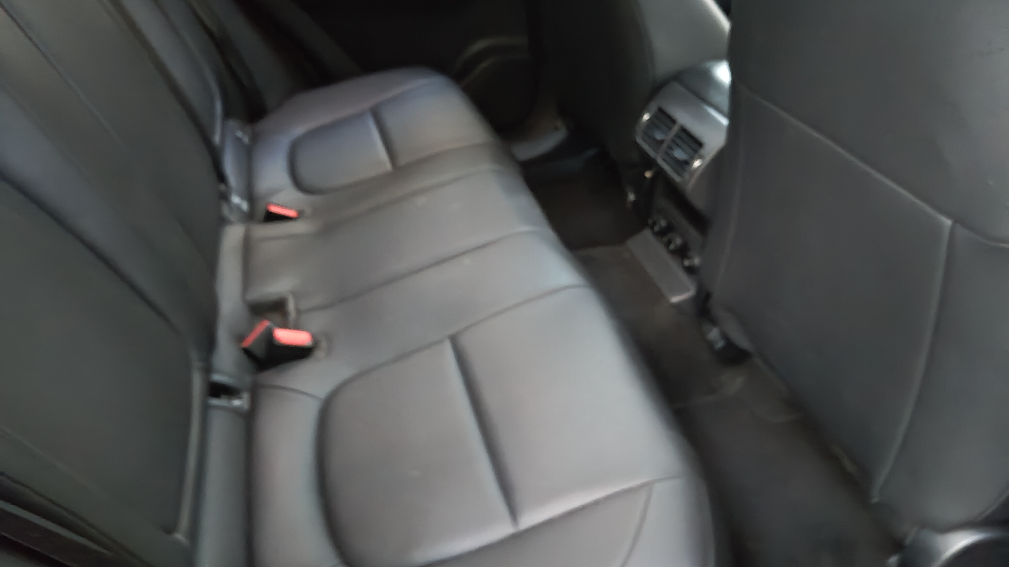 Used 2019 Jaguar F-PACE AWD/4WD image 13