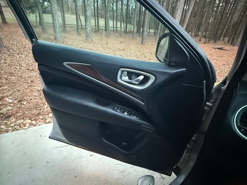 Used 2013 INFINITI JX35 AWD w/ Premium Pkg image 13