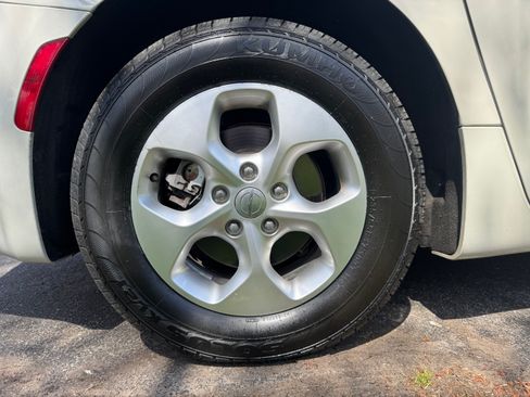 Used 2017 Chrysler Pacifica Touring-L Plus w/ Advanced Safetytec Group image 9