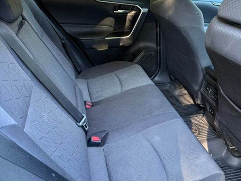 Used 2020 Toyota RAV4 XLE w/ XLE Grade Weather Package AWD/4WD image 10