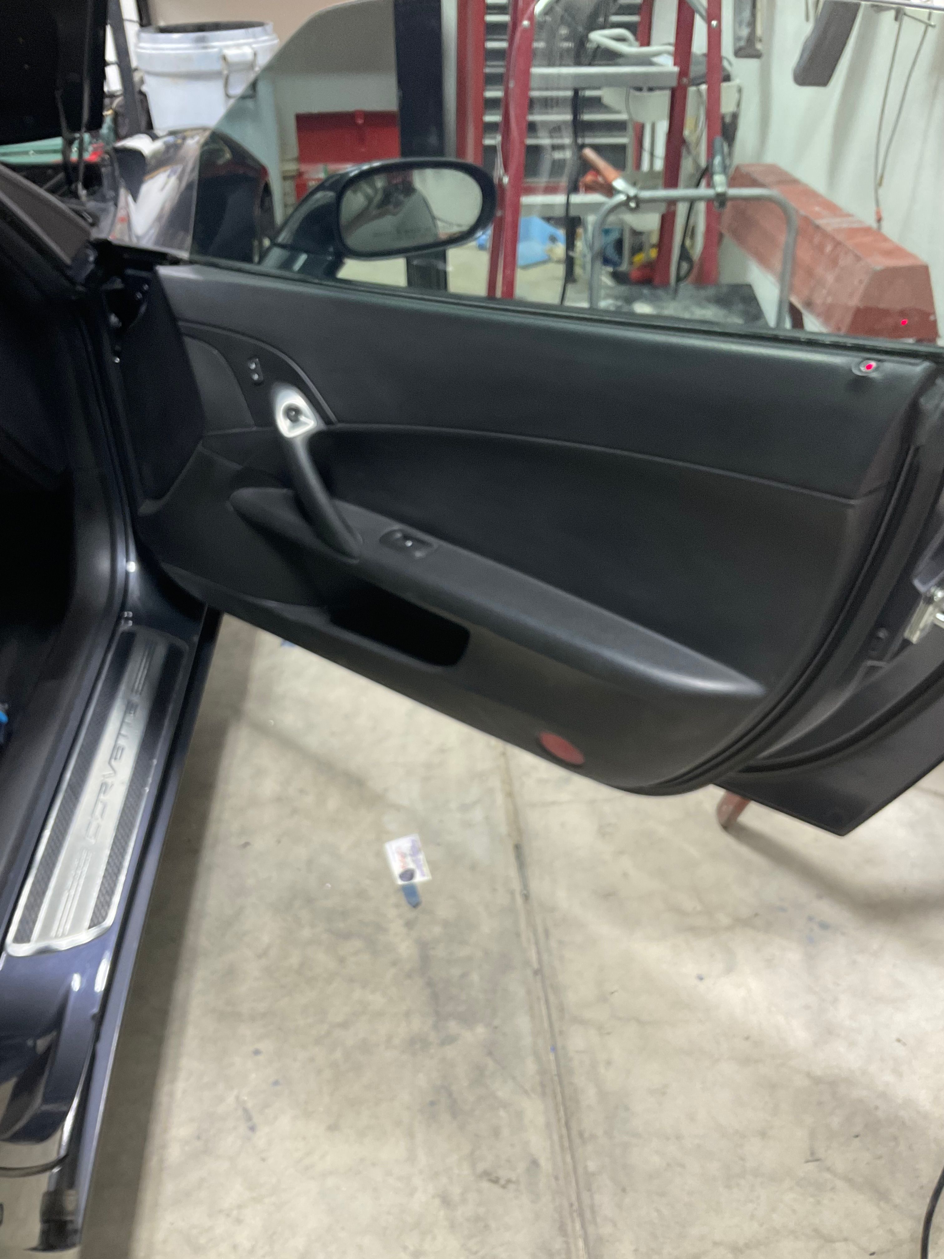Used 2010 Chevrolet Corvette Coupe w/ 1LT RWD image 14