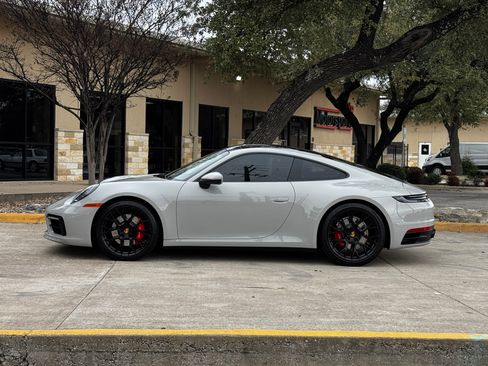 Used 2022 Porsche 911 Carrera 4S image 2
