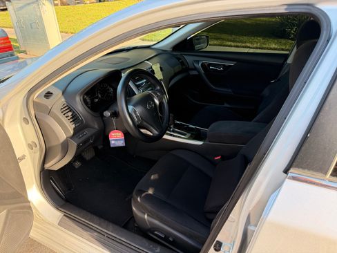 Used 2014 Nissan Altima 2.5 S FWD image 8