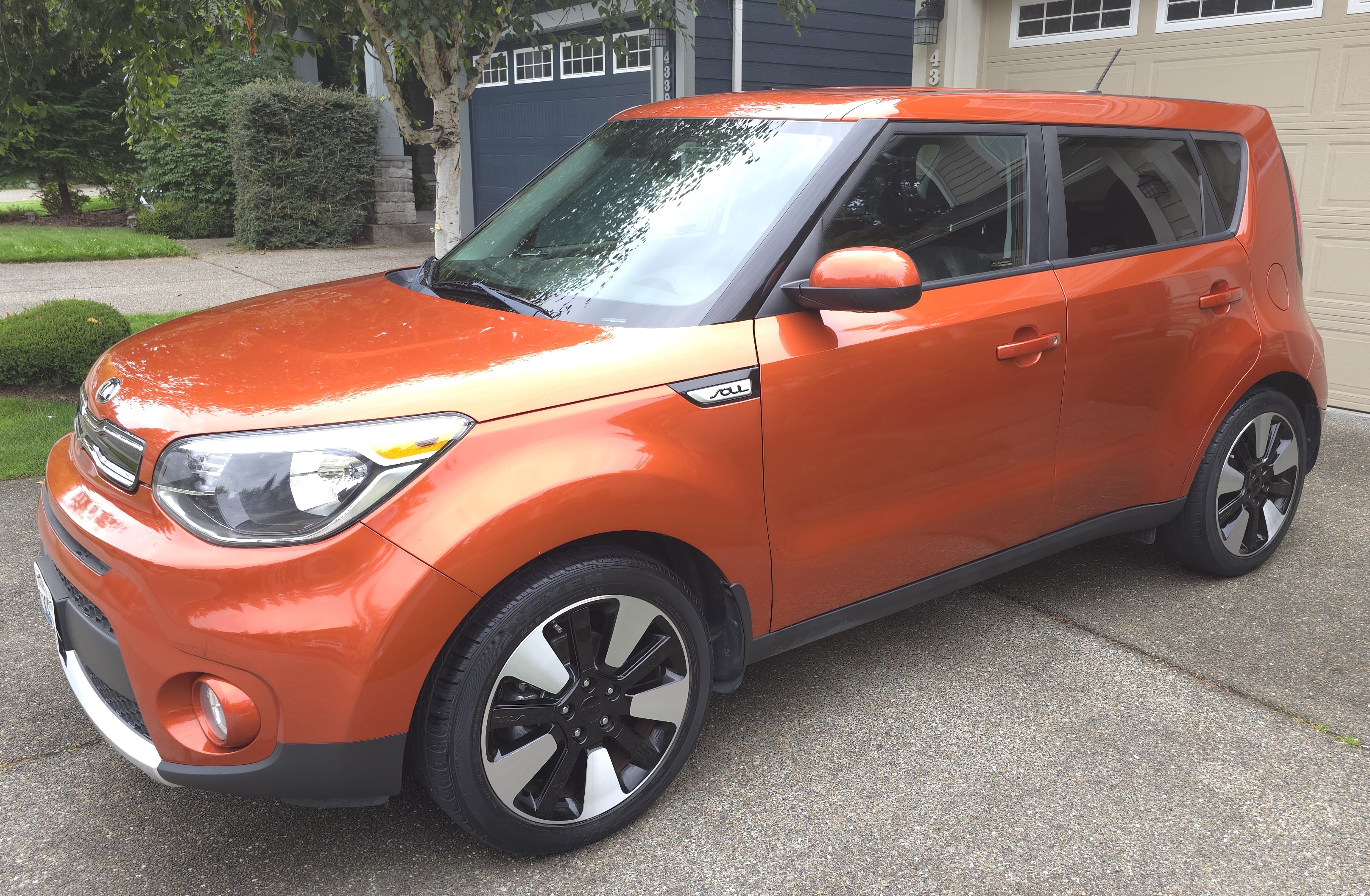 Used 2018 Kia Soul + FWD image 1