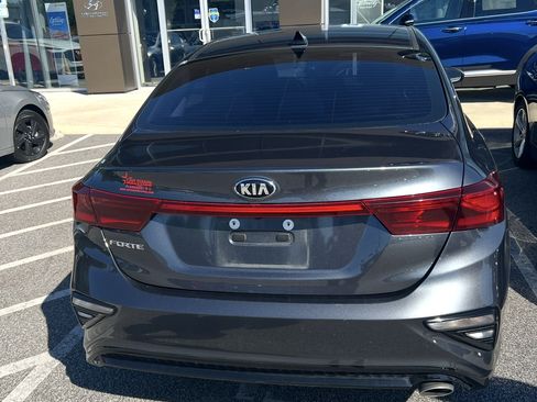 Used 2019 Kia Forte LXS FWD image 2