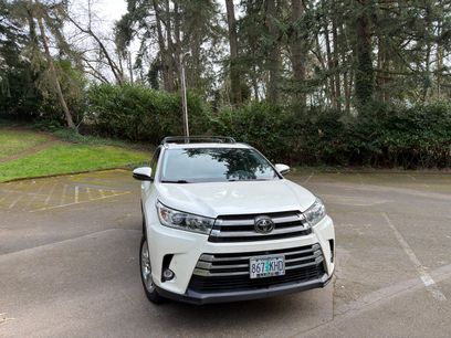 Used 2019 Toyota Highlander Limited Platinum