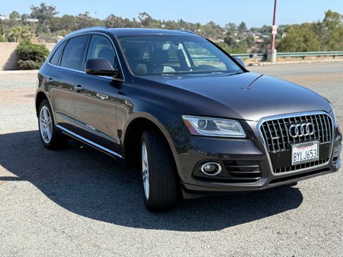 Used 2015 Audi Q5 2.0T Premium Plus w/ Technology Package AWD/4WD image 2