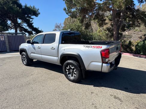 Used 2018 Toyota Tacoma TRD Off-Road image 6