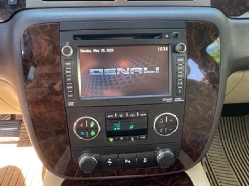 Used 2014 GMC Yukon XL Denali AWD/4WD image 14
