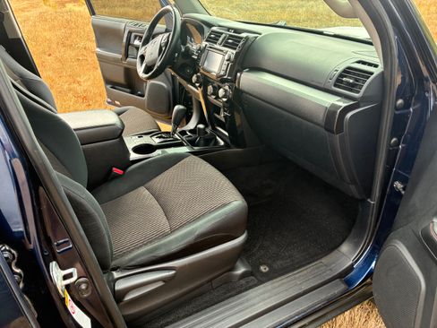 Used 2014 Toyota 4Runner Trail AWD/4WD image 28