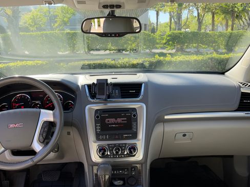 Used 2013 GMC Acadia SLT image 6