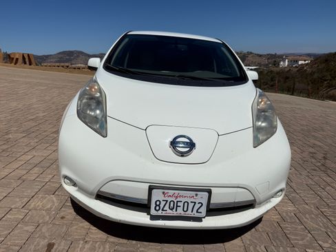 Used 2016 Nissan Leaf SV w/ Premium Package FWD image 5