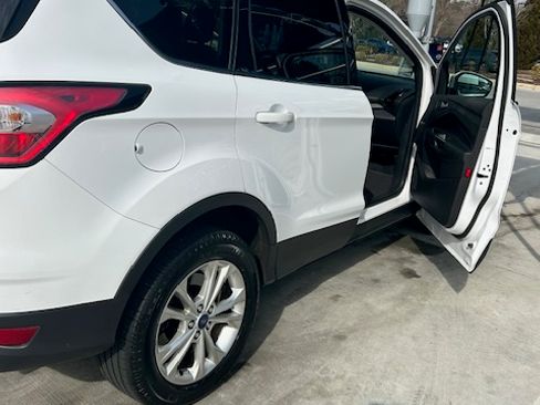 Used 2018 Ford Escape SEL image 6