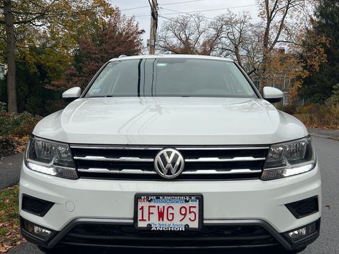 Used 2018 Volkswagen Tiguan SEL image 6