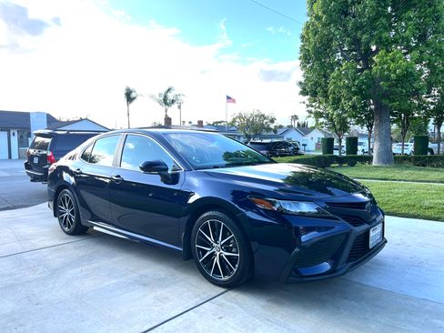 Used 2022 Toyota Camry SE image 8