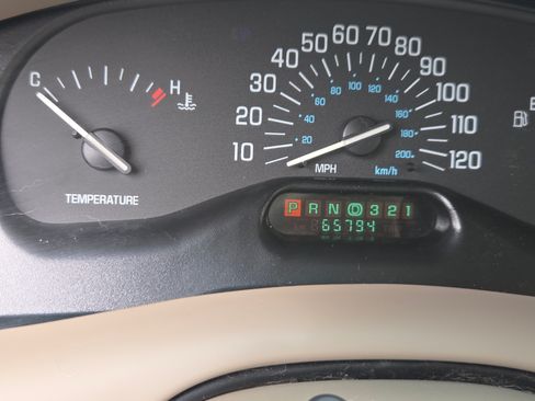 Used 2003 Buick Century Custom image 10