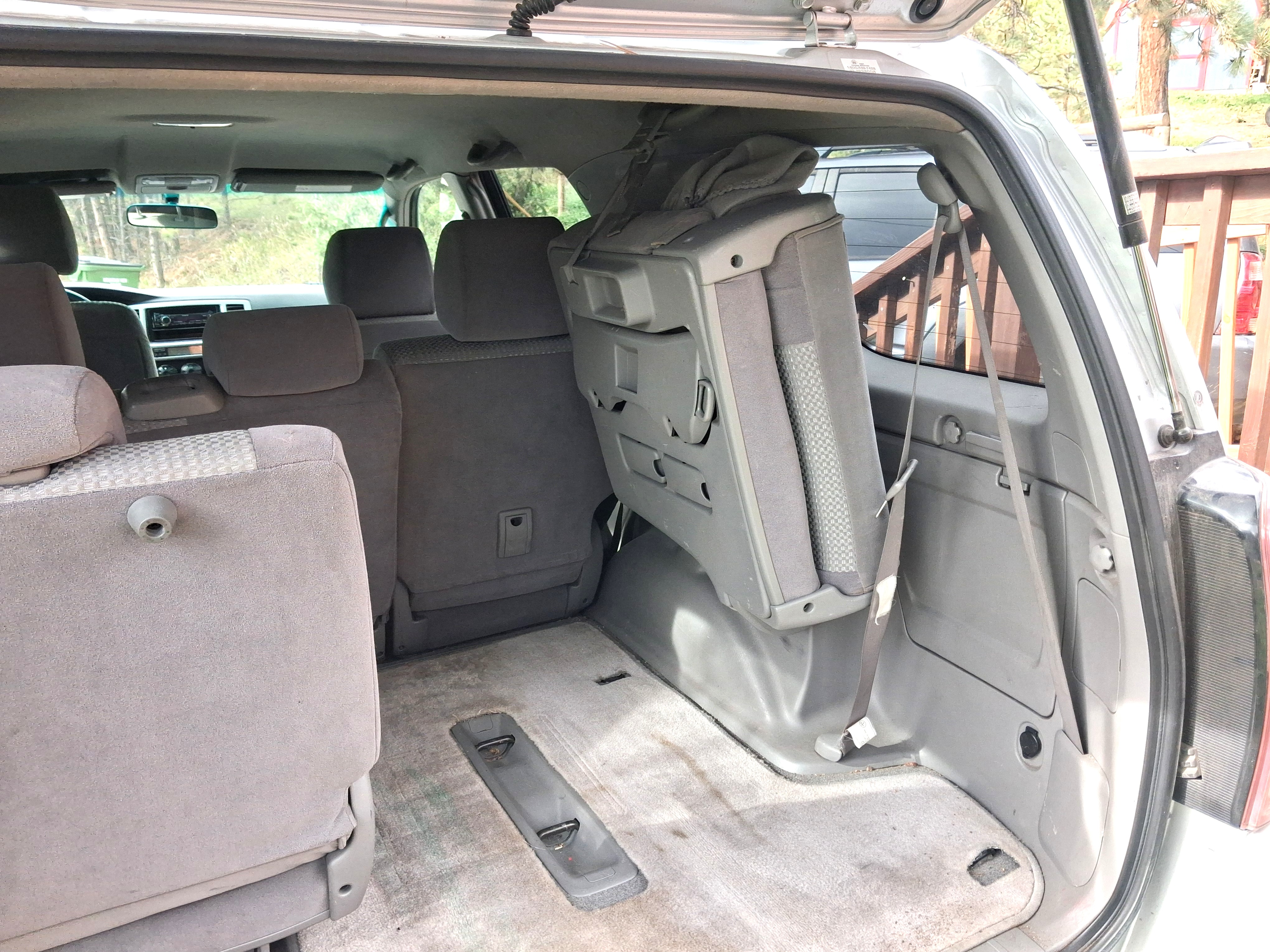 Used 2004 Toyota 4Runner SR5 AWD/4WD image 8