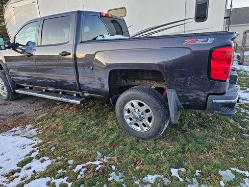 Used 2015 Chevrolet Silverado 2500 LT w/ LT Convenience Package image 12