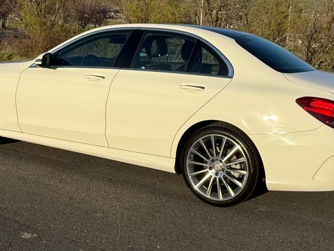 Used 2017 Mercedes-Benz C 300 4MATIC Sedan image 8