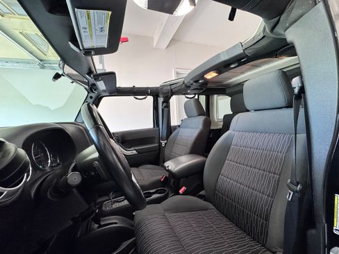 Used 2011 Jeep Wrangler Unlimited Sahara w/ Dual Top Group AWD/4WD image 16