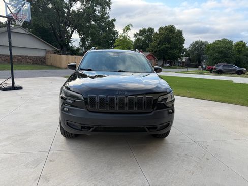Used 2020 Jeep Cherokee Latitude AWD/4WD image 1