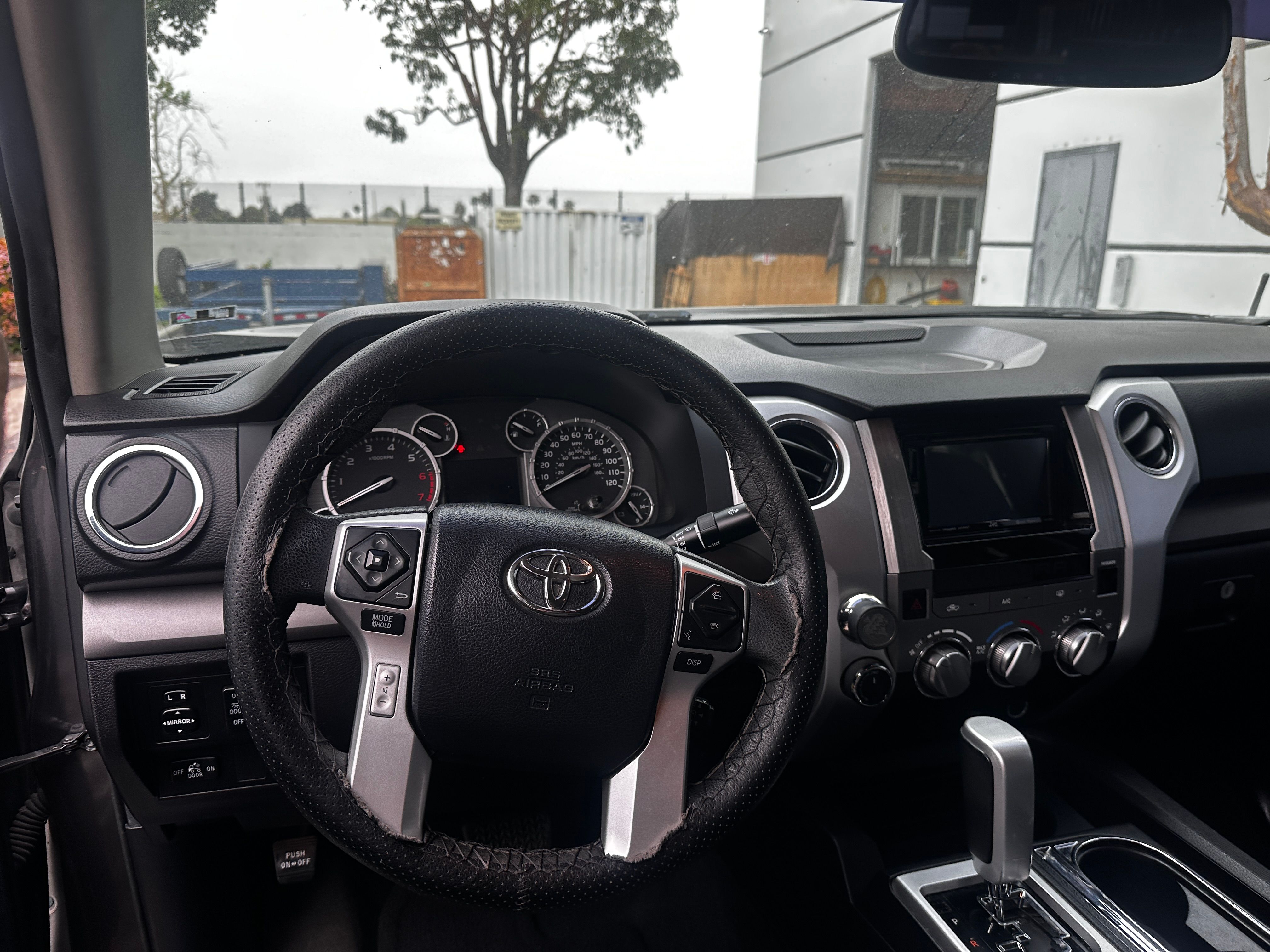 Used 2016 Toyota Tundra SR5 w/ SR5 Upgrade Package AWD/4WD image 9