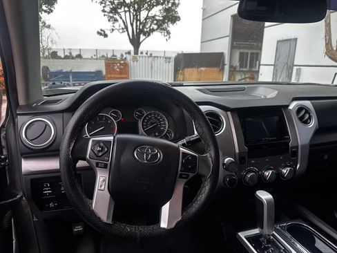 Used 2016 Toyota Tundra SR5 w/ SR5 Upgrade Package image 9