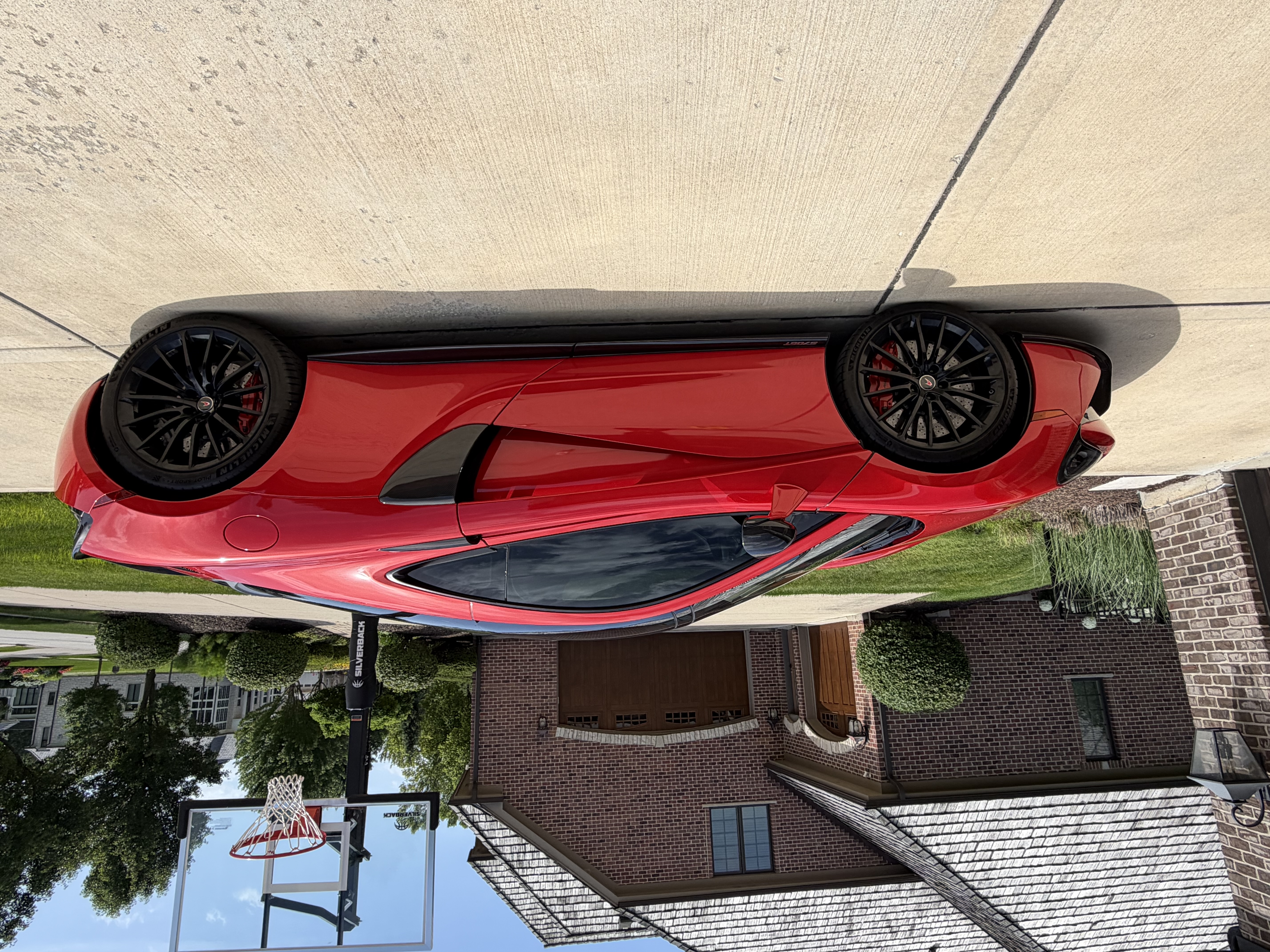 Used 2017 McLaren 570S RWD image 2