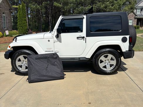 Used 2010 Jeep Wrangler Sahara w/ Dual Top Group image 9