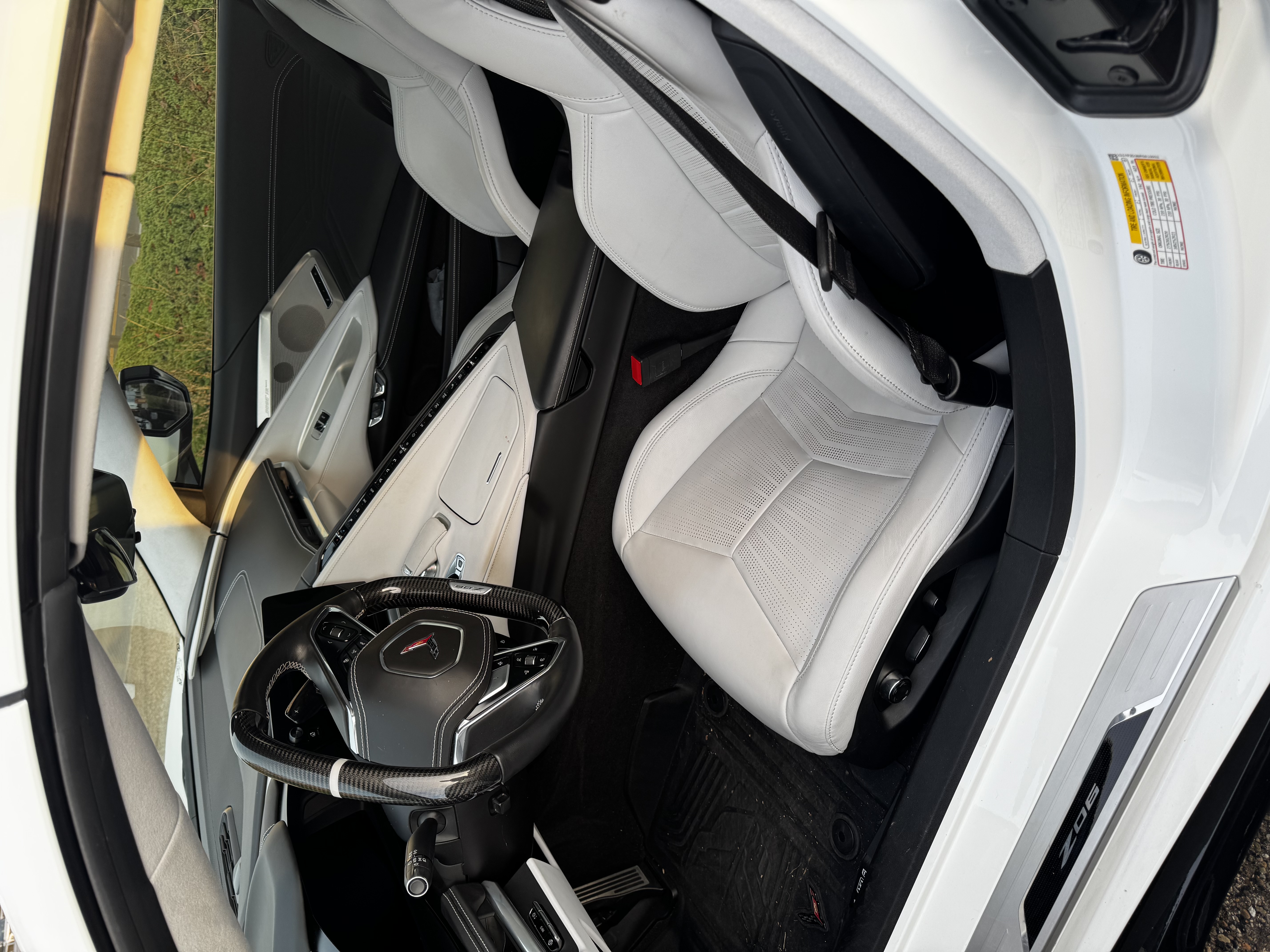 Used 2024 Chevrolet Corvette Z06 RWD image 8