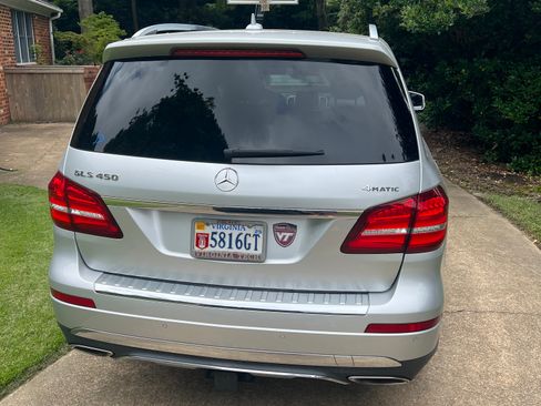 Used 2019 Mercedes-Benz GLS 450 4MATIC image 4