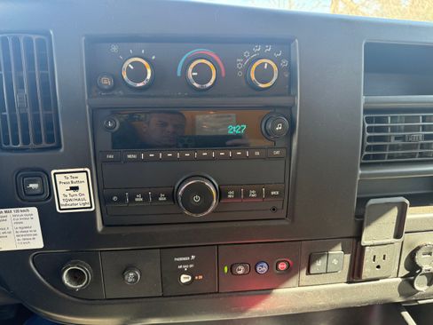 Used 2021 GMC Savana 3500 Extended w/ Power Convenience Package image 13