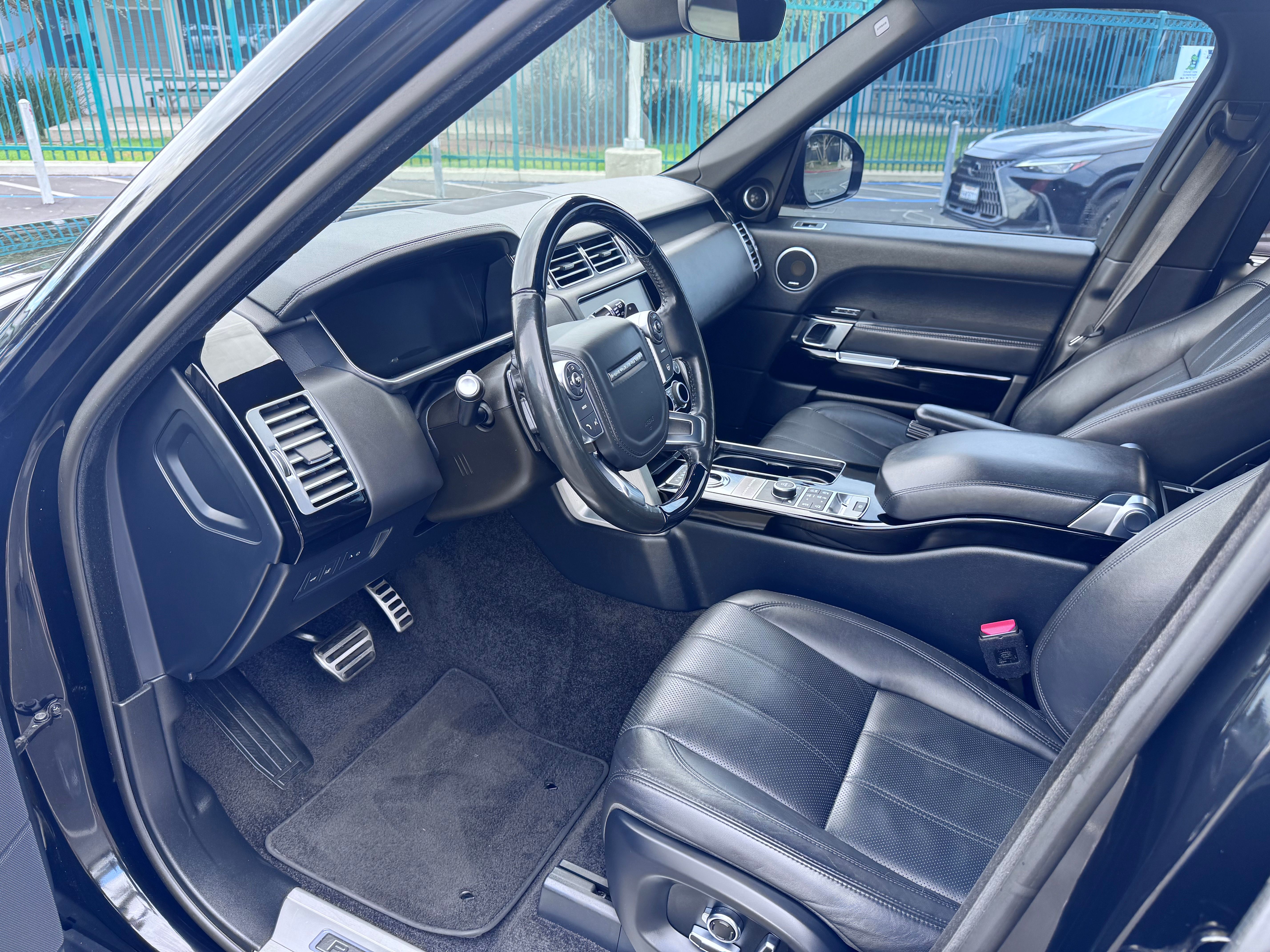 Used 2017 Land Rover Range Rover Long Wheelbase Supercharged AWD/4WD image 6