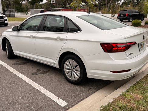 Used 2019 Volkswagen Jetta SE FWD image 5
