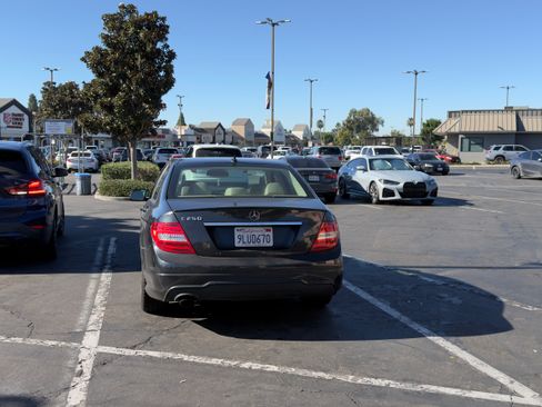 Used 2012 Mercedes-Benz C 250 Sedan w/ Comand Single Disc Pkg image 5